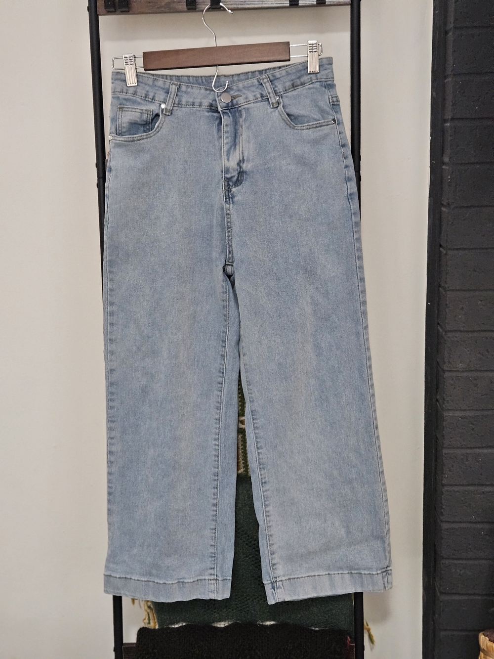 Women's High-Rise Light Blue Cropped Jeans